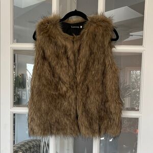 Tanming Faux Fur Vest - Sz Medium NEW
